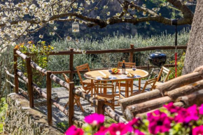 Tipica casa antica ligure – Ca' del Ciliegio Calice Ligure